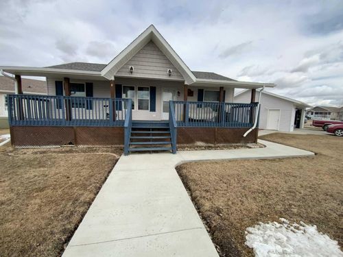 6 Cherry Lane Se, Three Hills, AB, T0M2A0 | Card Image