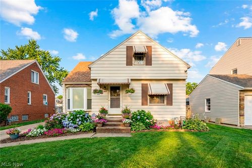 6471 Kerneywood Rd, Parma, OH, 44129-5373 | Card Image