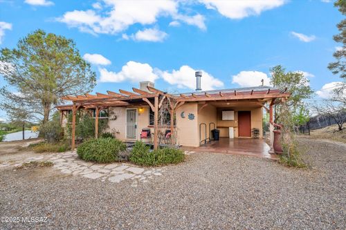 890 W Walnut St, Oracle, AZ, 85623-6311 | Card Image
