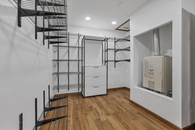 Huge walk in closet | Image 39