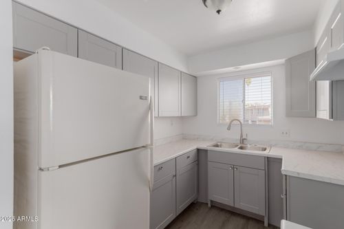 4714 E Belleview St, Phoenix, AZ, 85008-5601 | Card Image