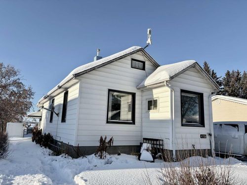 4708 50 St, Myrnam, AB, T0B3K0 | Card Image