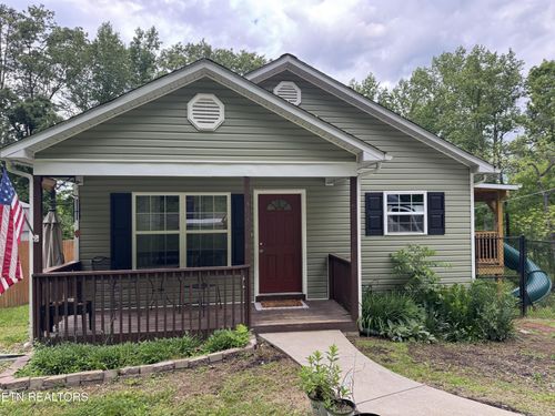 3938 Conley Ln, Knoxville, TN, 37918-2009 | Card Image