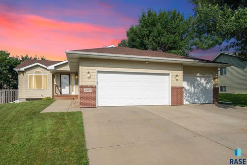 4325 N Alaska Ave, Sioux Falls, SD, 57107-6825 | Card Image