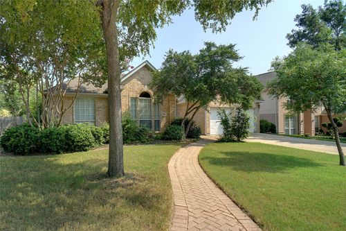 2802 Southwood Ct, Grapevine, TX, 76051-2679 | Card Image