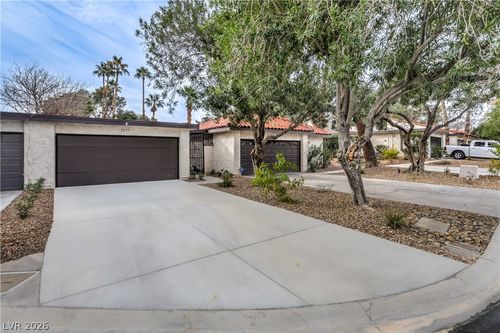 2577 Pera Cir, Las Vegas, NV, 89121-4024 | Card Image