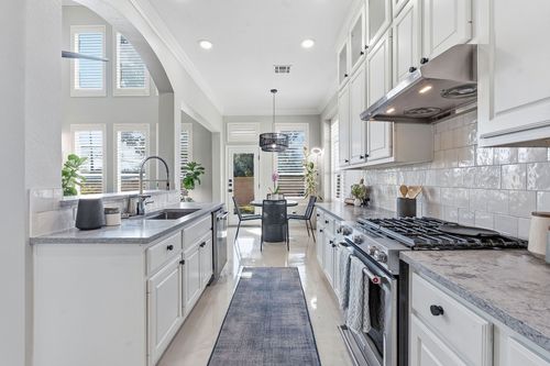 30-5000 Mission Oaks Blvd, Austin, TX, 78735-6741 | Card Image
