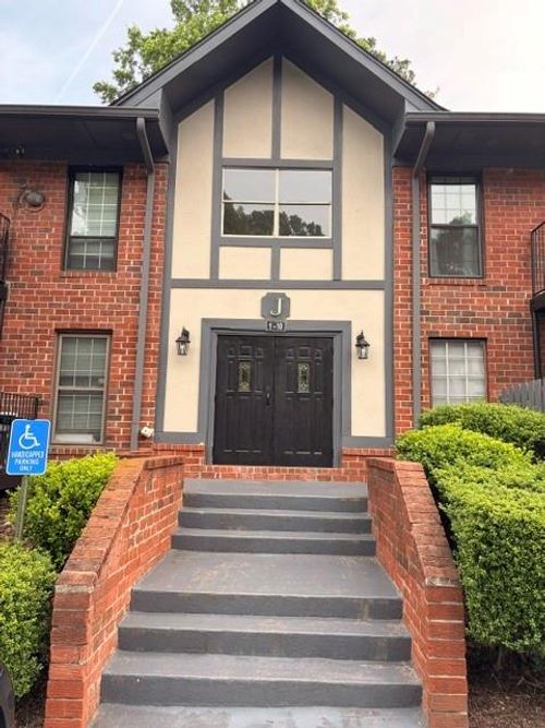 j2-6851 Roswell Rd, Sandy Springs, GA, 30328-2429 | Card Image
