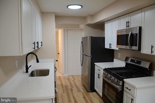 5-201-102 Duvall Ln, GAITHERSBURG, MD, 20877-1657 | Card Image
