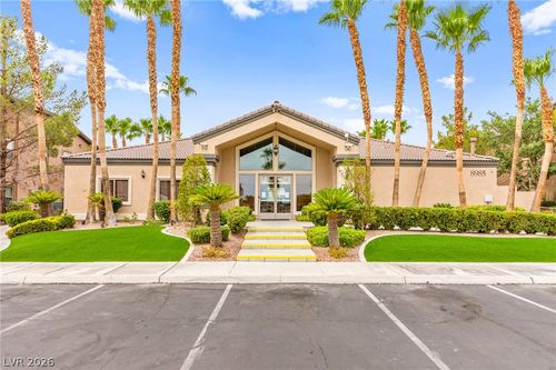 2164-8985 S Durango Dr, Las Vegas, NV, 89113-6117 | Card Image