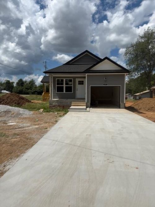 415 Stein St, Oak Grove, KY, 42262-9115 | Card Image
