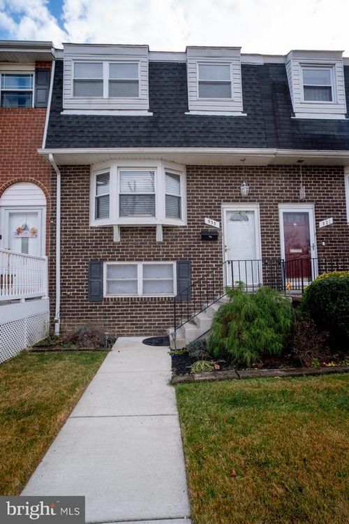 933 Elm Rd, Halethorpe, MD, 21227-3809 | Card Image