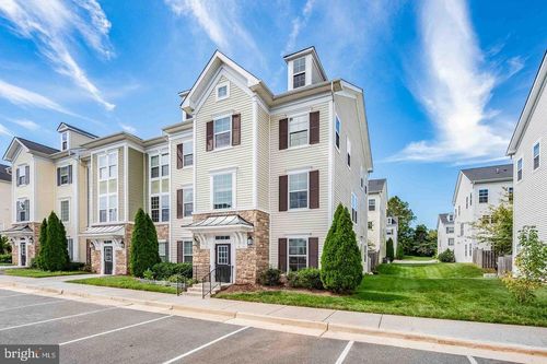 8114 Essex Grove Way, MANASSAS, VA, 20111-1975 | Card Image