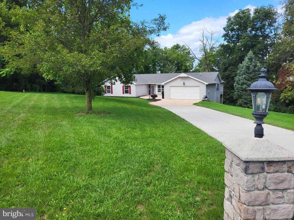 Dorset Ct, Chambersburg, PA 17201