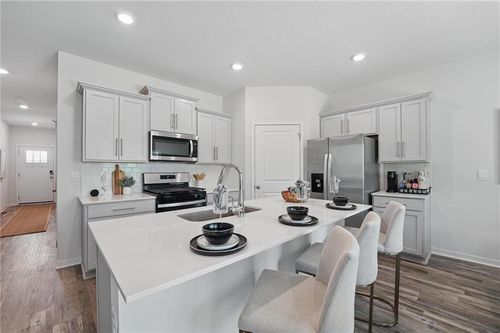 21533 Carrara Cir, Peculiar, MO, 64078-9258 | Card Image