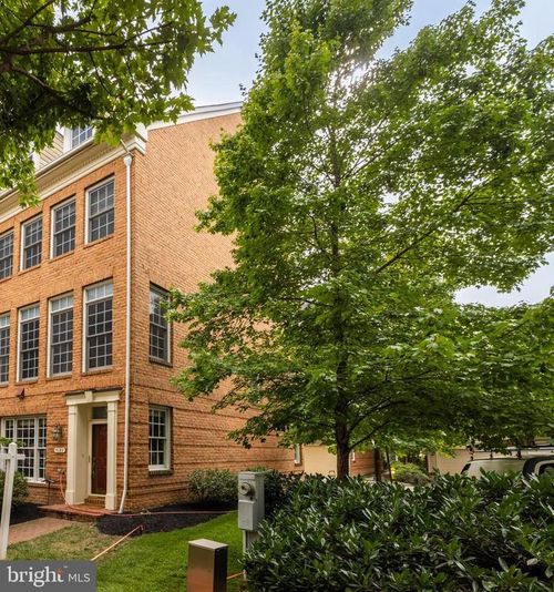 5180 Brawner Pl, ALEXANDRIA, VA, 22304-8703 | Card Image