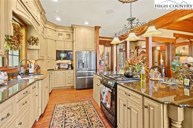 285 Wetherley, House other with 4 bedrooms, 6 bathrooms and null parking in Boone NC | Image 12
