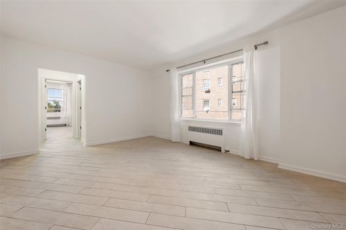 apt-2l-220 Pelham Rd, New Rochelle, NY, 10805-2522 | Card Image