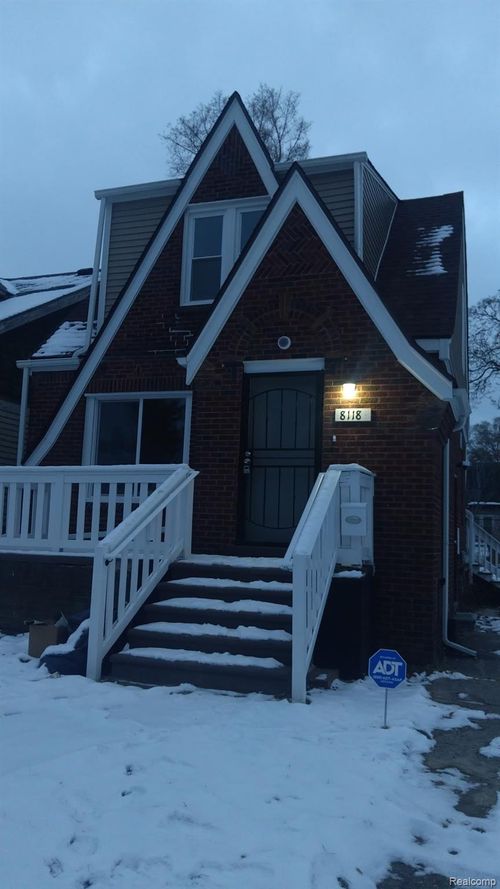 8118 E Hildale St, Detroit, MI, 48234-3692 | Card Image