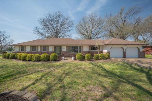 727 N Leonard St, Girard, KS, 66743-1034 | Card Image