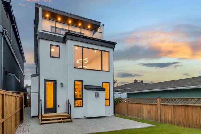 2118 Victoria Cres Nw, House other with 4 bedrooms, 4 bathrooms and 2 parking in Calgary AB | Image 49