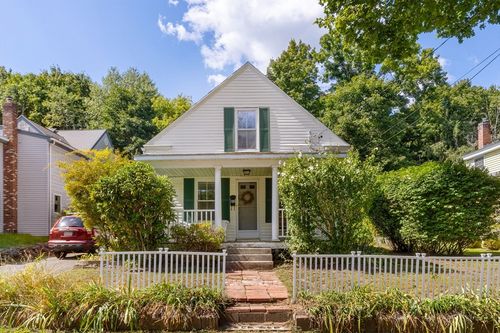 85 Water St, Holliston, MA, 01746-2313 | Card Image