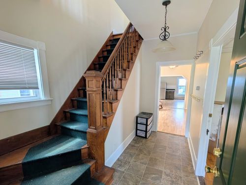 214 Prospect St, Newport, VT, 05855-2030 | Card Image