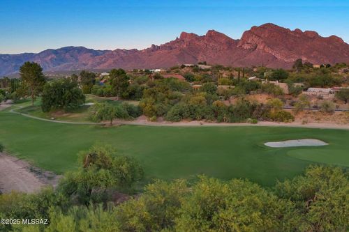 915 W Landoran Ln, Oro Valley, AZ, 85737-9136 | Card Image