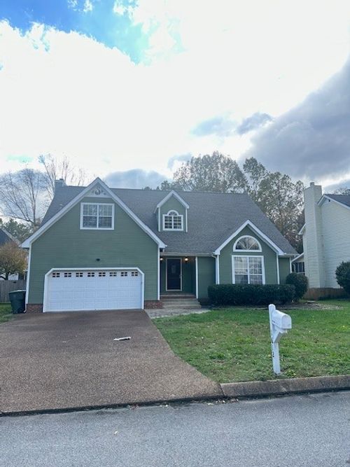 1612 Brook Manor Dr, Hixson, TN, 37343 | Card Image