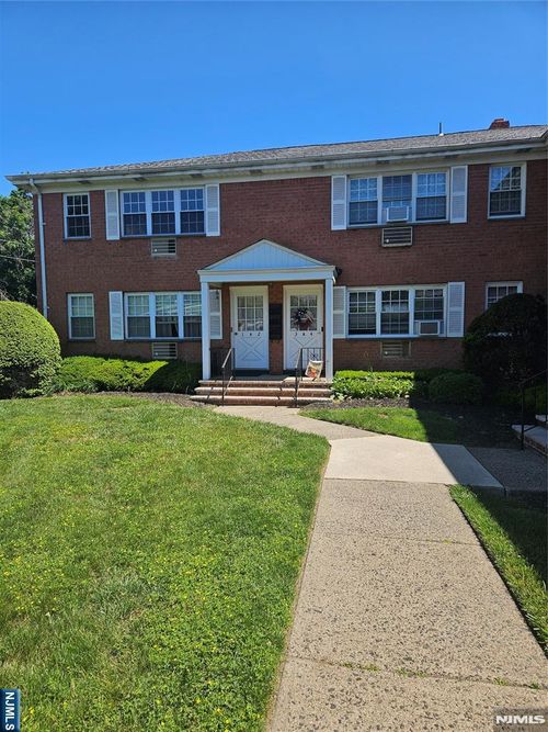 250 Rochelle Ave, Rochelle Park, NJ, 07662-3900 | Card Image