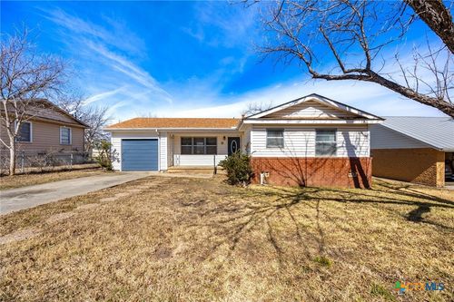 11 Bellaire Ave, Lampasas, TX, 76550-3608 | Card Image