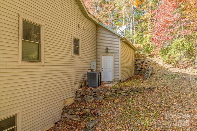 45 Hill Top Dr, House other with 3 bedrooms, 3 bathrooms and null parking in Pisgah Forest NC | Image 37