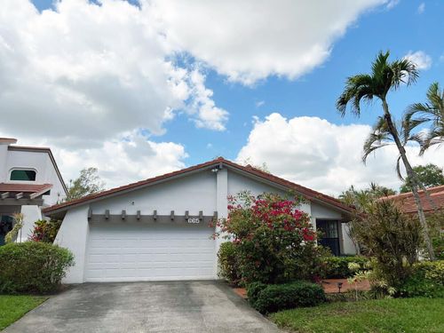 665 Deer Creek Hollows Cir, Deerfield Beach, FL, 33442-3716 | Card Image