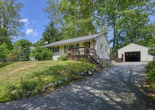 23 Fox Cir, Keene, NH, 03431-2715 | Card Image