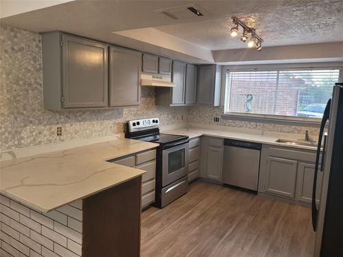 13930 New Village Ln, Sugar Land, TX, 77498-1514 | Card Image