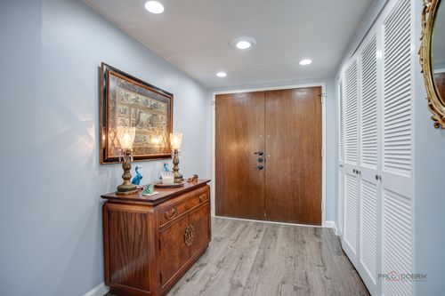 235-1301 N Western Ave, Lake Forest, IL, 60045-1288 | Card Image