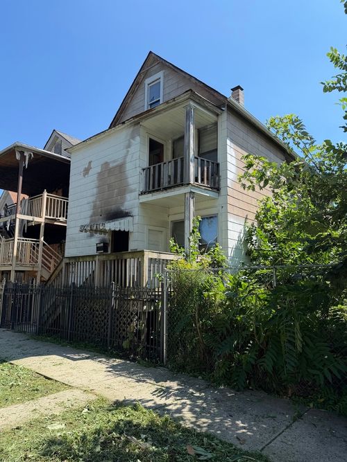 321 E 116th St, Chicago, IL, 60628-5601 | Card Image