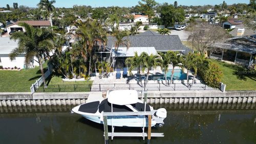 1472 47th Ave Ne, ST PETERSBURG, FL, 33703-4114 | Card Image