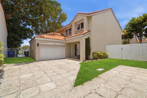 3715 Valais Dr, Hollywood, FL, 33021-1390 | Card Image