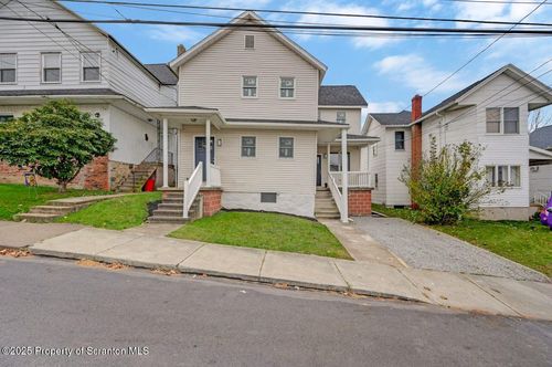 136 E Grove St, Taylor, PA, 18517-1810 | Card Image