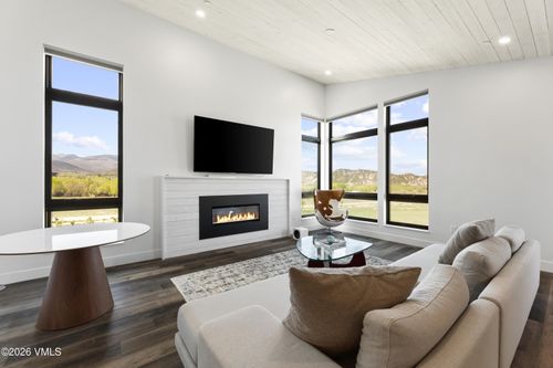 e304-91 Mt Hope Cir, Eagle, CO, 81631 | Card Image