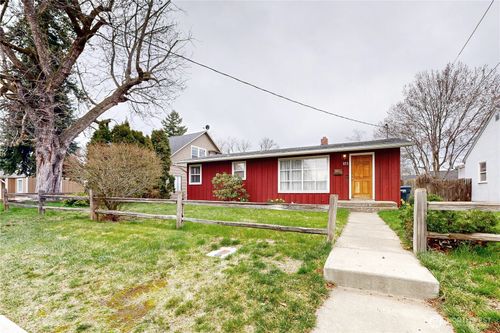 123 N Blue Street, Walla Walla, WA, 99362 | Card Image