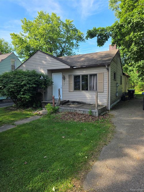 4217 Pengelly Rd, Flint, MI, 48507-5430 | Card Image