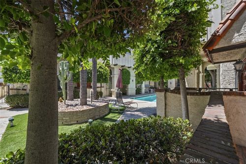 apt-10-300 N Isabel St, Glendale, CA, 91206-3616 | Card Image