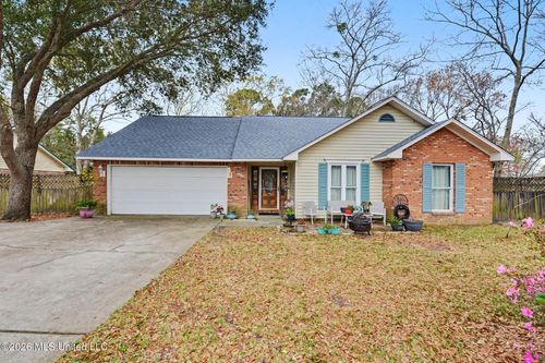 10391 Pin Oak Dr, Biloxi, MS, 39532-8179 | Card Image
