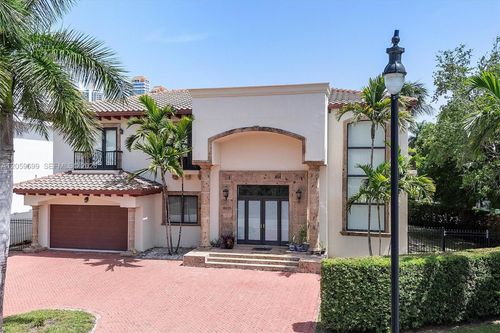 18825 N Bay Rd, Sunny Isles Beach, FL, 33160-2422 | Card Image