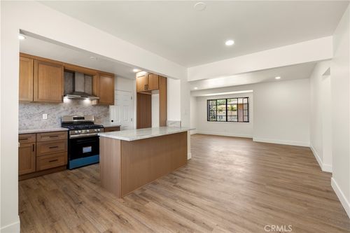 4072 Hillcrest, Los Angeles, CA, 90008 | Card Image