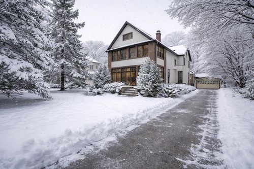 911 8th St S, Fargo, ND, 58103-2723 | Card Image