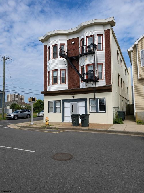 633 Arctic Ave, Atlantic City, NJ, 08401-5303 | Card Image