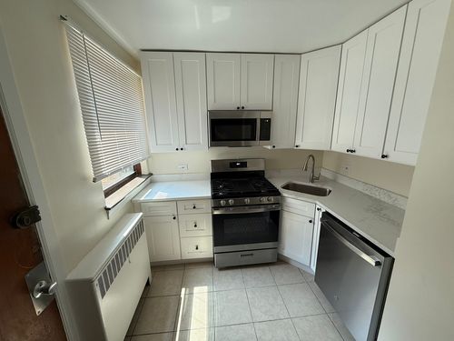 apt-1w-7383 N Winchester Ave, Chicago, IL, 60626-5511 | Card Image
